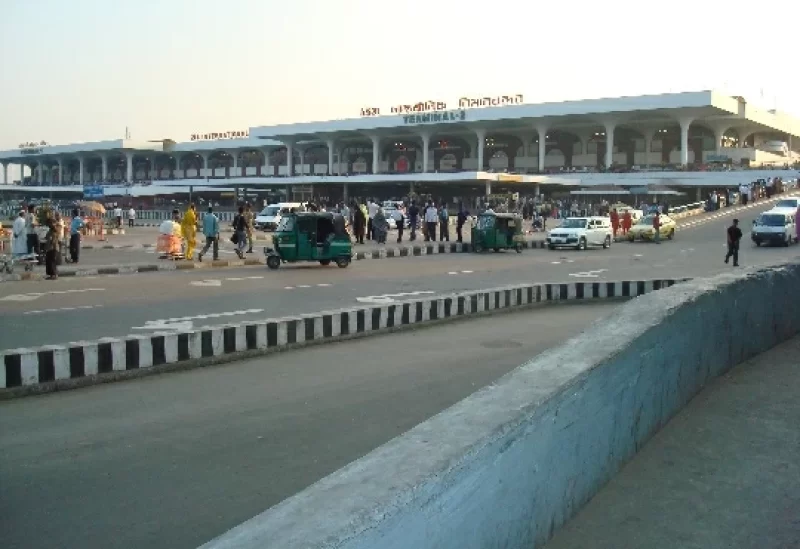 پروازها در فرودگاه داکا پس از آتش سوزی بزرگ در بخش بار به حالت تعلیق درآمدند