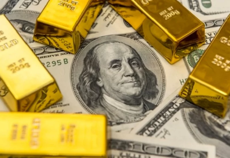 طلا از اوج عقب نشینی کرد، دلار با کاهش جنگ تجاری قدرت خود را به دست آورد