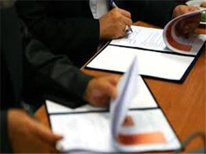 امضا تفاهمنامه همکاري بين اداره کل منابع طبيعي و آبخيزداري نوشهر و اداره کل راه و شهرسازي مازندران