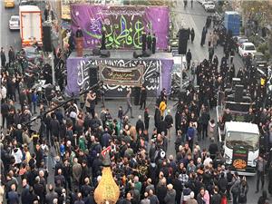 هزاران عاشق اهل بيت در ميدان 13 آبان گرد هم آمدند