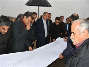 بازديد ميداني براي حل گرههاي تداخلات اراضي در ايلخچي