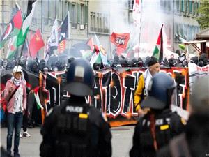 درگيري پليس سوئيس با حاميان فلسطين/20 نفر زخمي و صدها معترض بازداشت شدند