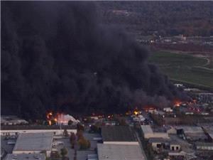 سقوط هواپيماي باري در ايالت کنتاکي آمريکا