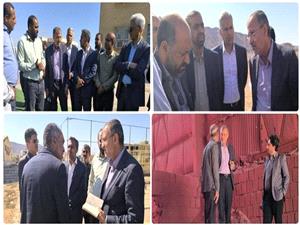 بازديد مرادي از پروژههاي عمراني و ورزشي جزيره هرمز/معدن خاک سرخ جزيره هرمز متعلق به مردم است