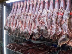 قیمت هر کیلو گوشت گوساله و گوسفندی وارداتی و داخلی آزاد در میادین شهرداری چند است؟