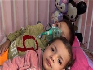 فتحي و دينا؛ دو کودک غزهاي که در ميان جنگ و بيماري در سکوت با مرگ دست و پنجه نرم ميکنند