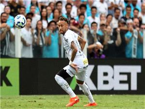 بعد إنقاذ سانتوس من الهبوط.. نیمار "المضحی" یعلن خضوعه لعملیه جراحیه