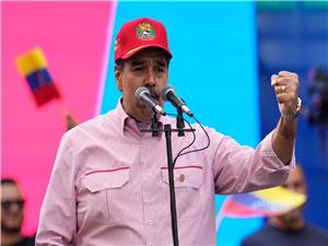 مصدر دبلوماسی روسی: المزاعم حول تنحی مادورو المحتمل جزء من الحرب النفسیه