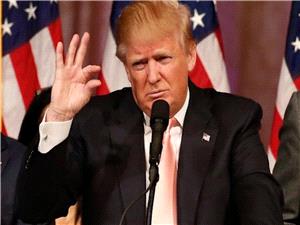 "یمکن أن یکشف الکثیر عن الرجل".. ترامب یوقف اجتماعا مهما لیسأل عن حجم جزء معین من الجسم!