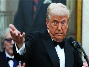 ترامب: أوروبا مجموعه دول متداعیه یقودها أشخاص ضعفاء