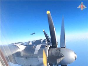 الدفاع الروسیه: مقاتلات أجنبیه رافقت قاذفات روسیه وصینیه خلال دوریه مشترکه فی آسیا والمحیط الهادئ