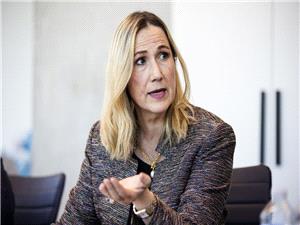 سفیره کندا لدى الولایات المتحده تعلن استقالتها قبل مراجعه اتفاقیه التجاره الحره