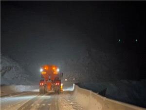 بارش برف در محورهای جنوبی استان اردبیل/ جادهها لغزنده است