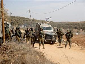 حمله اعتقالات واسعه فی الضفه الغربیه تطال 15 فلسطینیا