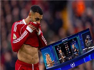 نقاش حاد بین أساطیر البریمیرلیغ بسبب محمد صلاح (فیدیو)