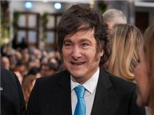 Milei wants labor reform with severance pay, union power reductions