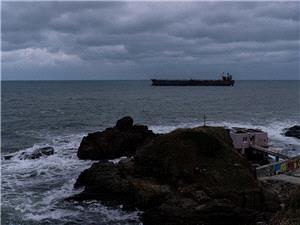 بلومبرغ: القوات الأمریکیه اعترضت ناقله نفط قباله سواحل فنزویلا واستولت علیها