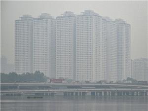 Vietnam`s capital chokes through week of toxic smog