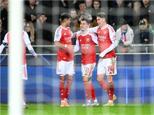 أرسنال بالعلامه الکامله وسان جیرمان یکتفی بالتعادل وفوز یوفنتوس وأیاکس وبنفیکا