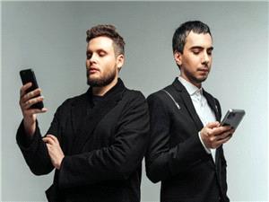 مسؤوله فی إداره بایدن تقع فی فخ مخادعین روسیین