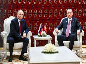 بوتین یعقد اجتماعا مطولا مع أردوغان فی عشق آباد.. ورئیس وزراء باکستان ینضم إلیهما! (صور)