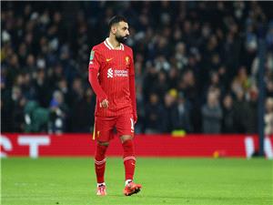 بأغنیه حزینه.. علاء مبارک یدعم صلاح فی أزمته مع لیفربول (فیدیو)