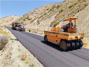 اجراي عمليات احداث و روکش آسفالت 200 کيلومتر از راههاي خراسان شمالي
