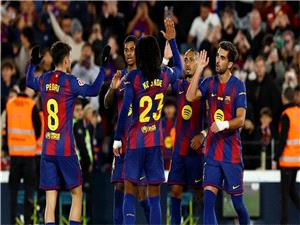 "بهتافات ألونسو".. جماهیر برشلونه تسخر من ریال مدرید فی "کامب نو" (فیدیو)