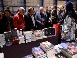 حضور رنجبر در پانزدهمين نمايشگاه سراسري کتاب کرمانشاه/ فرهنگ کتاب و کتابخواني را به مطالبه عمومي تبديل کنيم
