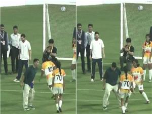 بلمسه ساحره.. فتاه هندیه تتلاعب بسواریز نجم إنتر میامی