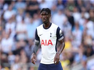 "غاز الضحک" وکابوس السطو.. بیسوما نجم توتنهام یروی معاناته