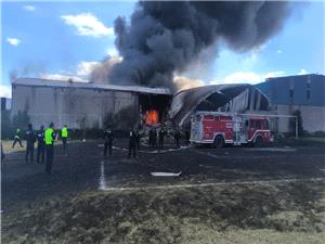 "نحن نهوی بسرعه".. تحطم طائره فی المکسیک قبل هبوطها فی مطار تولوکا (صور + فیدیو)