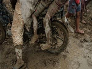 Flood deaths in Indonesia’s Sumatra exceed 1,000 as regions extend emergency status