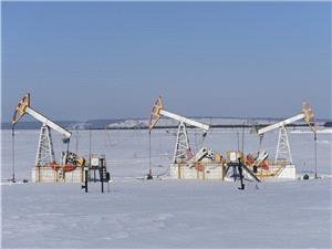 انخفاض أسعار النفط بفعل محادثات أوکرانیا وبیانات ضعیفه من الصین