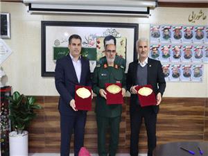 امضاي تفاهمنامه همکاري اداره کل راه و شهرسازي آذربايجان شرقي و سپاه عاشورا براي تسريع در آمادهسازي اراضي نهضت ملي مسکن