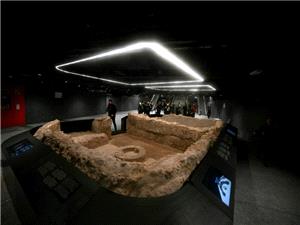 Rome`s new Colosseum station reveals ancient treasures