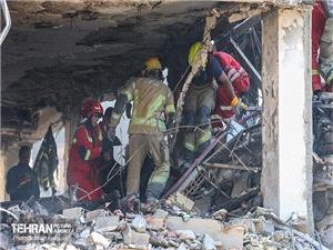 ریزش ساختمان در یافتآباد/ نجات زنده 4 نفر از زیر آوار