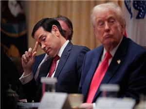 ترامب یتوعد فنزویلا بـ"صدمه غیر مسبوقه" ویکشف عن تطویقها بأکبر أسطول بحری