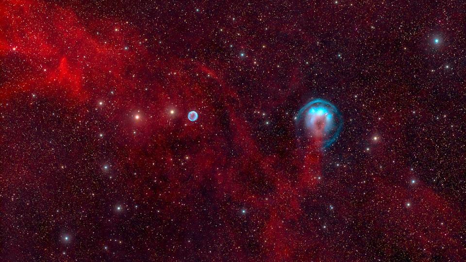 عکس فضایی خیره کننده موج شوک آبی روشن را در اطراف منظومه دو ستاره ثبت کرد