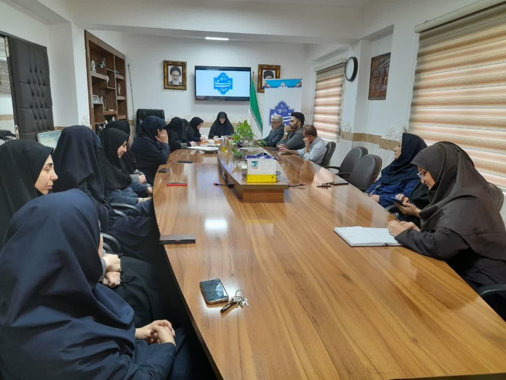 برگزاري جلسه شوراي اداري و جلسه توجيهي مربوط به دستورالعمل ثبت نام دانشجويان نو ورود در آموزشکده ملي مهارت دختران بابل