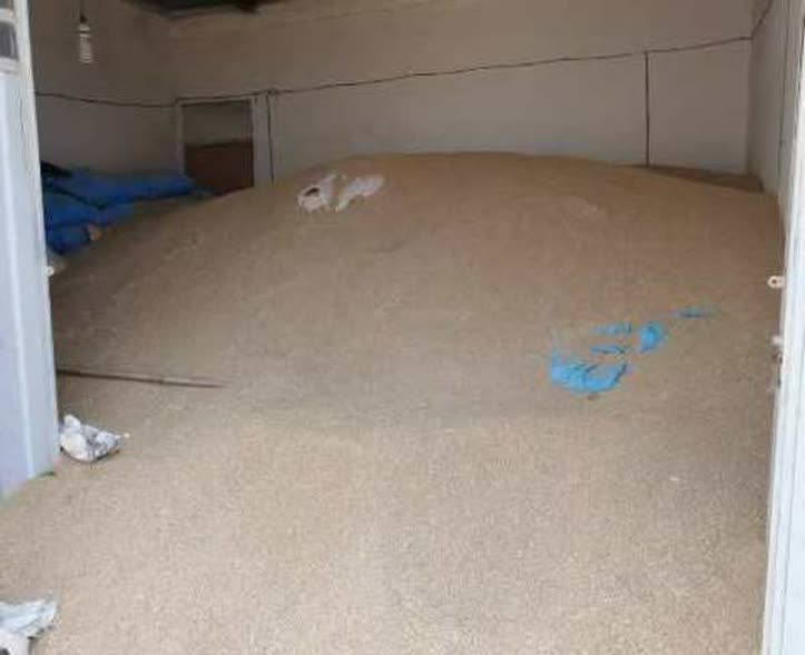 جانشين فرمانده انتظامي استان کرمانشاه :احتکار 70 ميلياردي جو در کرمانشاه کشف شد