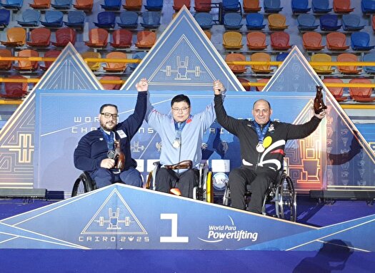 پاراوزنه برداری قهرمانی جهان؛ روح اله رستمی به نشان نقره رسید