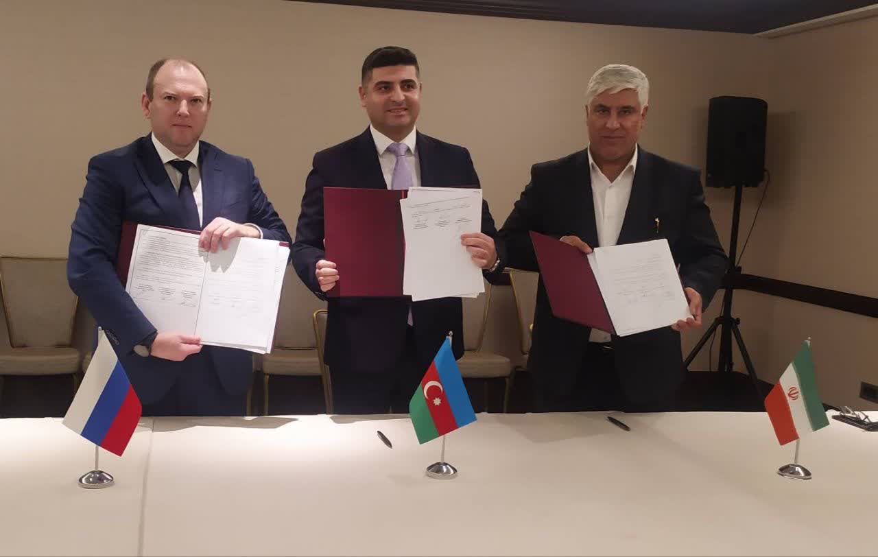 امضاي سند همکاري‌هاي گمرکي در حوزه ترانزيت بين معاونين روساي گمرکات ايران، روسيه و آذربايجان