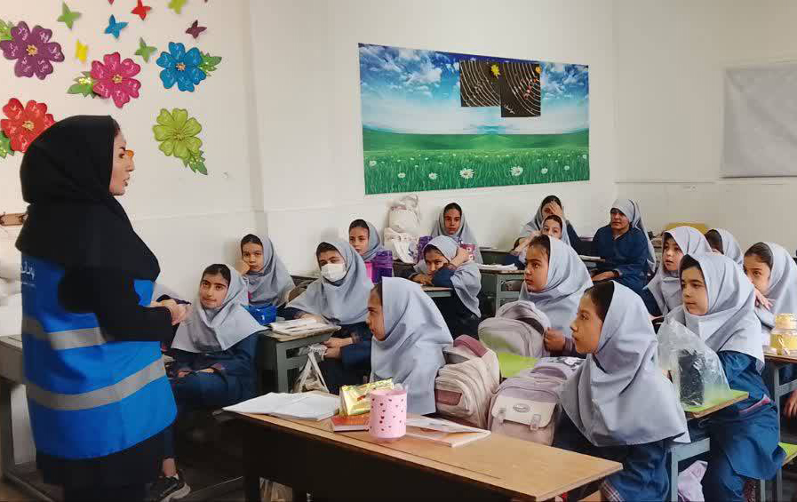 ارائه 1000 نفرساعت آموزش محيط زيستي در منطقه 19