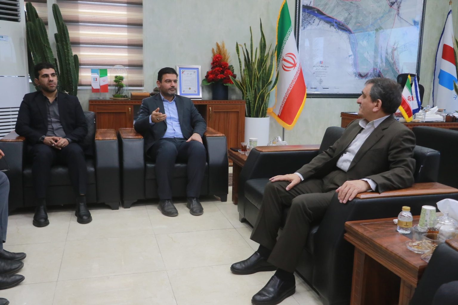 آغاز هم‌افزايي عملياتي براي ساماندهي سيما و منظر شهري در آبادان و خرمشهر