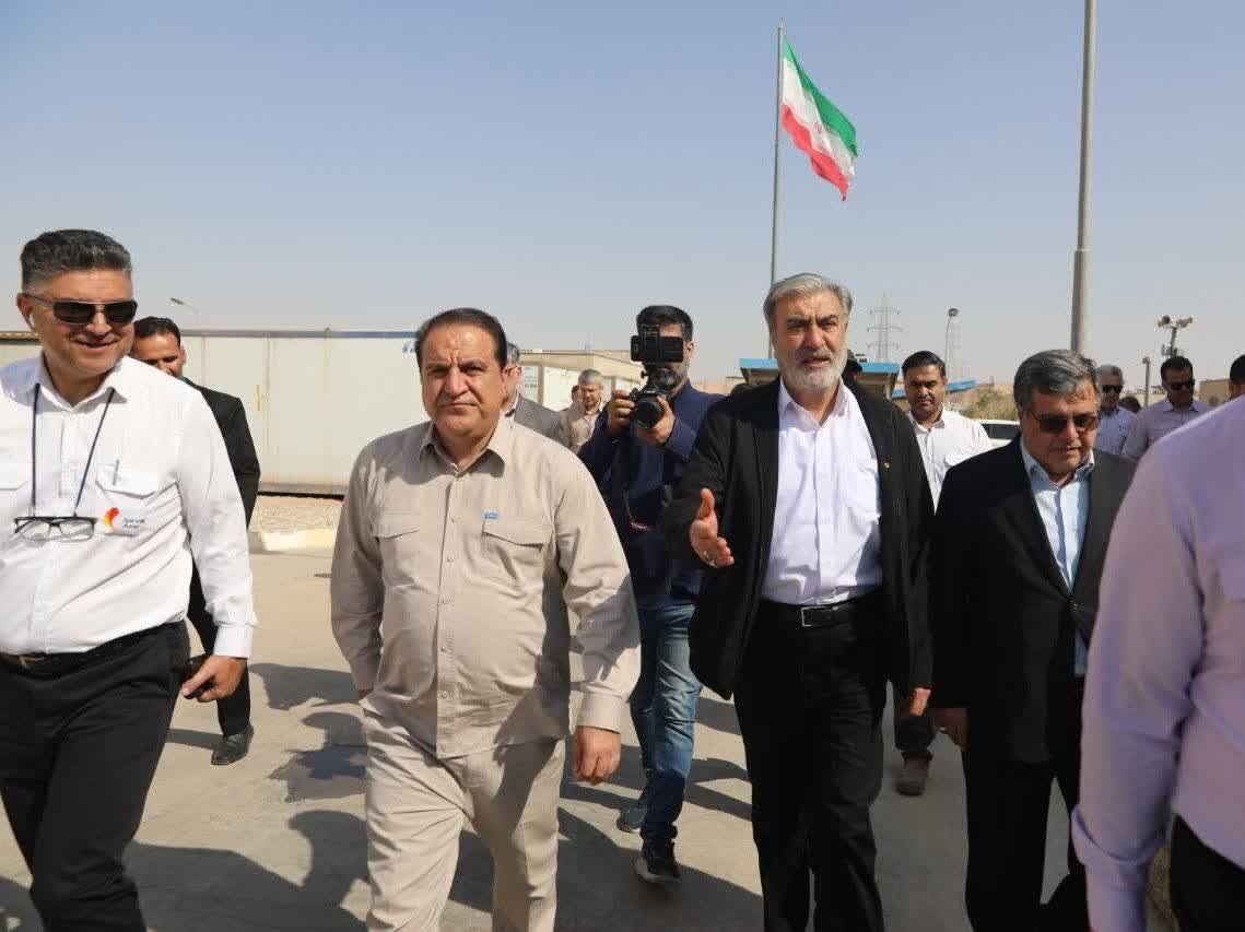 اعضاي کميسيون امنيت ملي مجلس از منطقه مرزي زعفرانيه مهران بازديد کردند