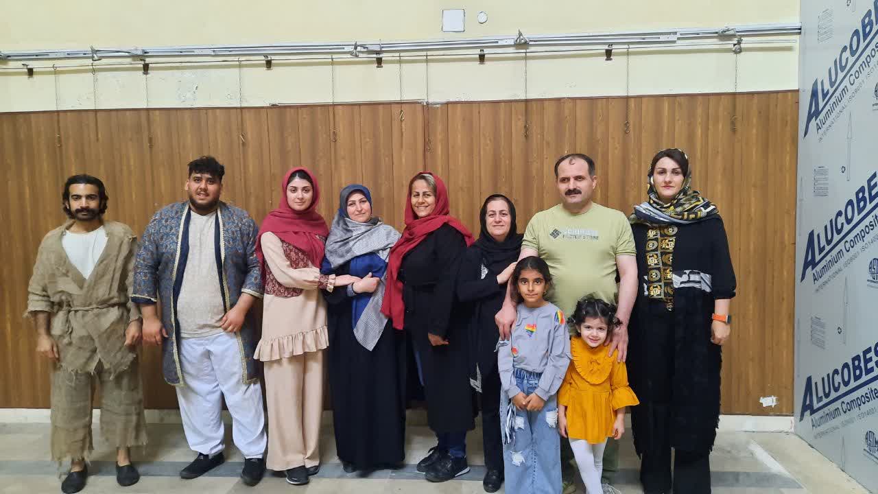 تئاتراستان با نوري درتاريکي