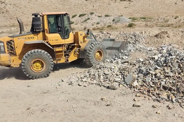 تداوم تسطيح و پاکسازي زمين‌ هاي خالي محلات تبريز