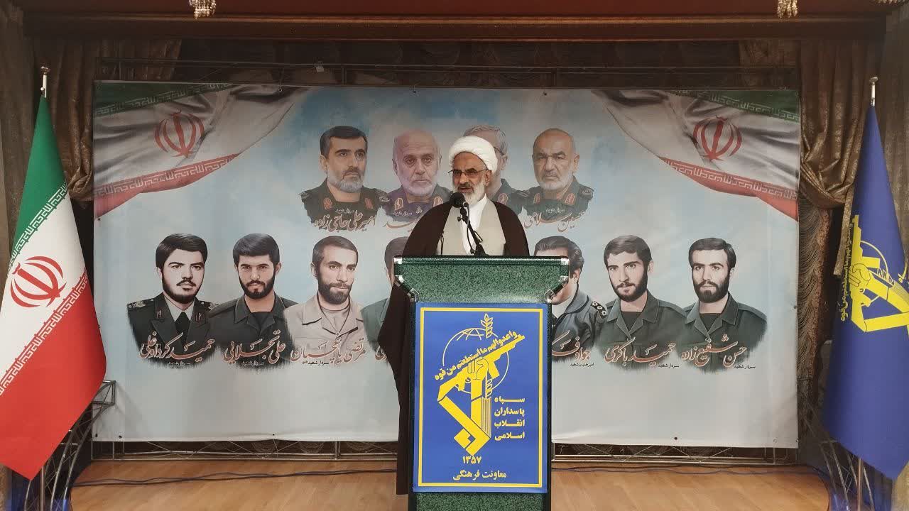 آذربايجان در حوادث مهم انقلاب، امامت کرده است