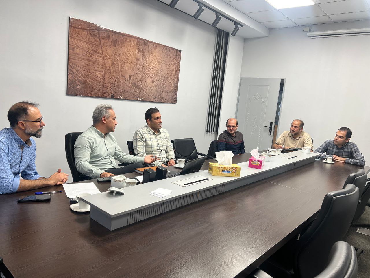 برگزاري جلسه هم‌انديشي مدير نظارت فني منطقه 16 با مديران فني دفاتر خدمات الکترونيک شهر